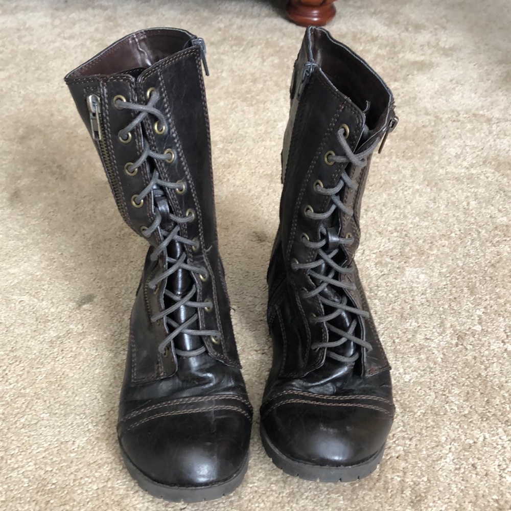 Combat boots
